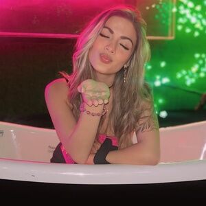 Meet your Posher, Arianna